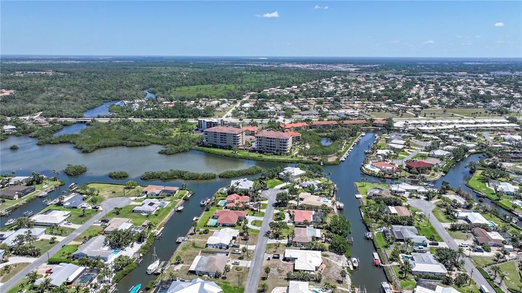 En Venta: $550,000 (2 camas, 2 baños, 1404 Pies cuadrados)