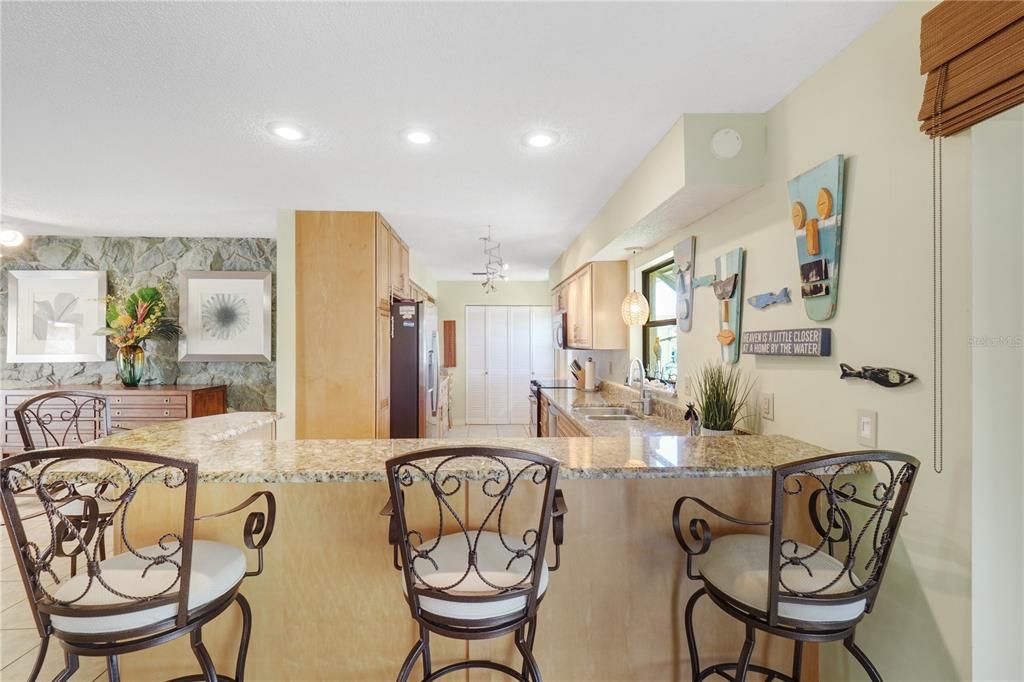 En Venta: $550,000 (2 camas, 2 baños, 1404 Pies cuadrados)