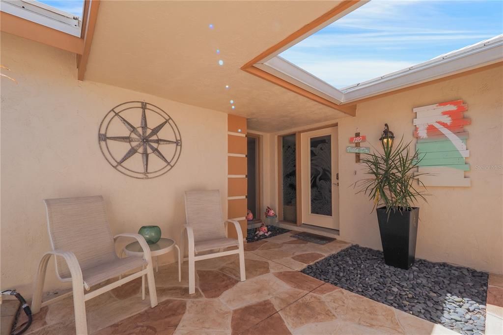 En Venta: $550,000 (2 camas, 2 baños, 1404 Pies cuadrados)