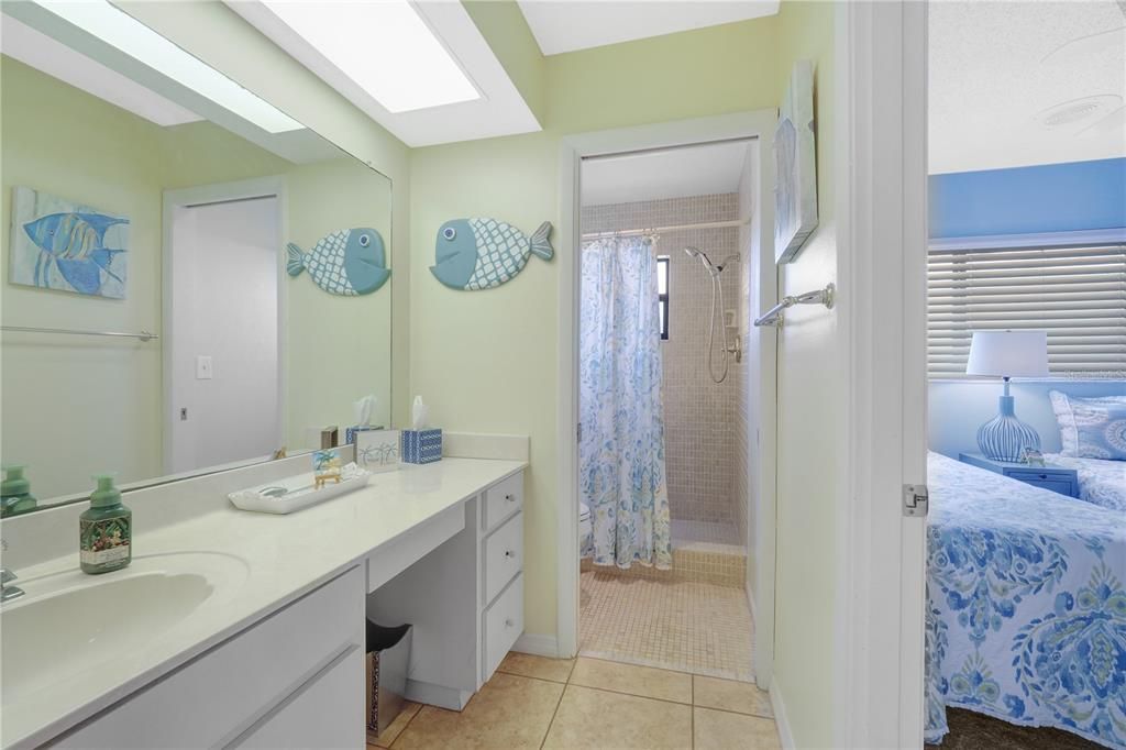 En Venta: $550,000 (2 camas, 2 baños, 1404 Pies cuadrados)