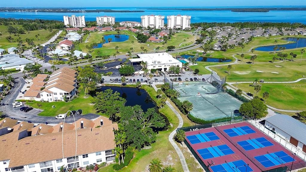 待售: $249,900 (2 贝兹, 2 浴室, 1272 平方英尺)