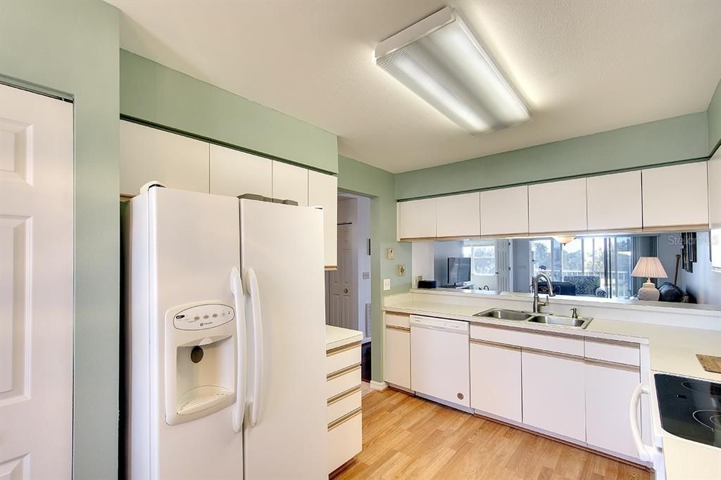 待售: $249,900 (2 贝兹, 2 浴室, 1272 平方英尺)