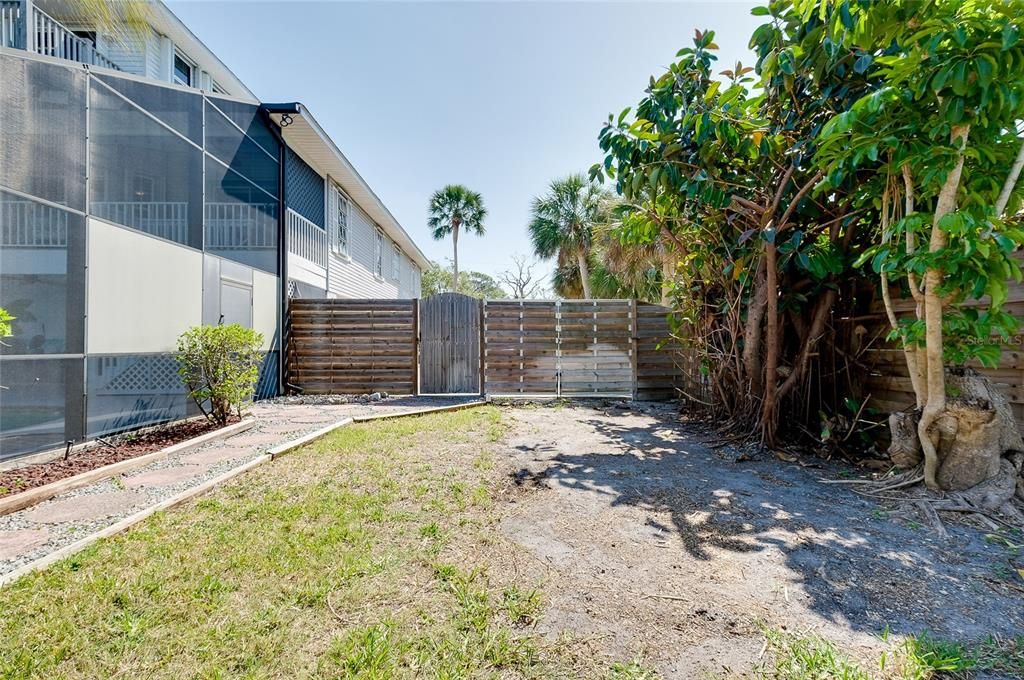 Active With Contract: $749,000 (2 beds, 2 baths, 1942 Square Feet)