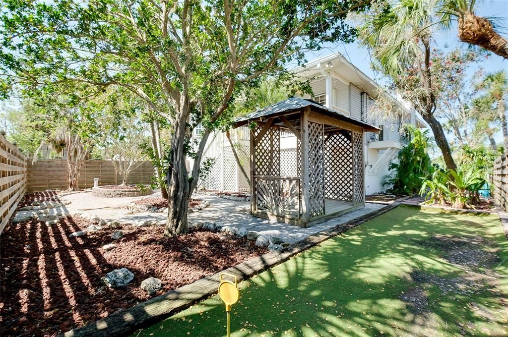 Active With Contract: $749,000 (2 beds, 2 baths, 1942 Square Feet)