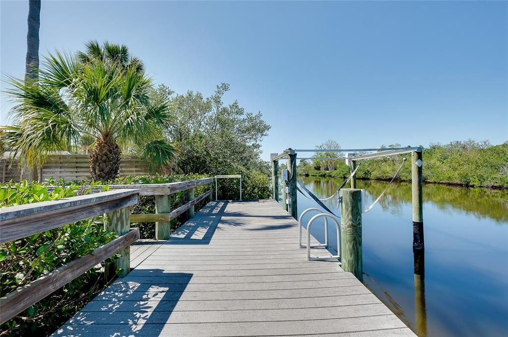 Active With Contract: $749,000 (2 beds, 2 baths, 1942 Square Feet)