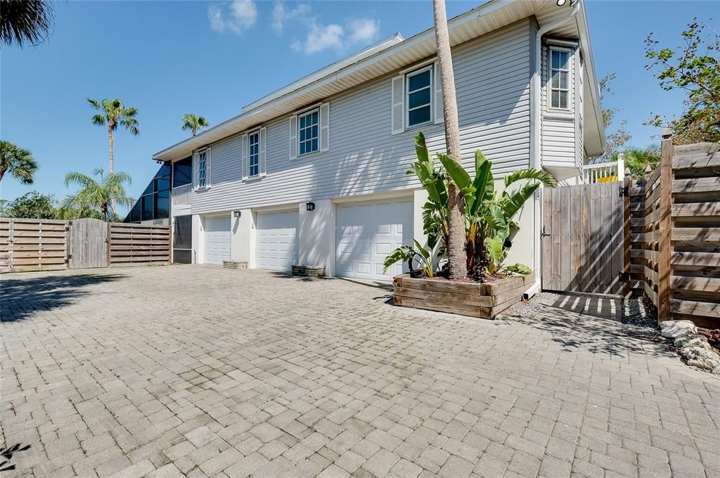 Active With Contract: $749,000 (2 beds, 2 baths, 1942 Square Feet)