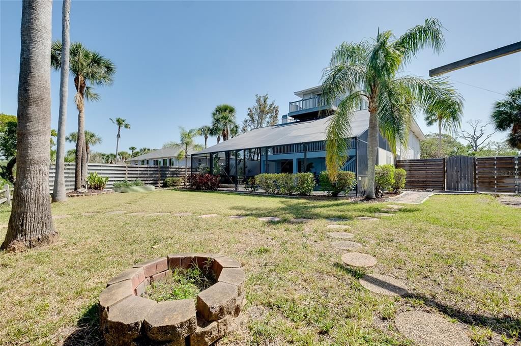 Active With Contract: $749,000 (2 beds, 2 baths, 1942 Square Feet)