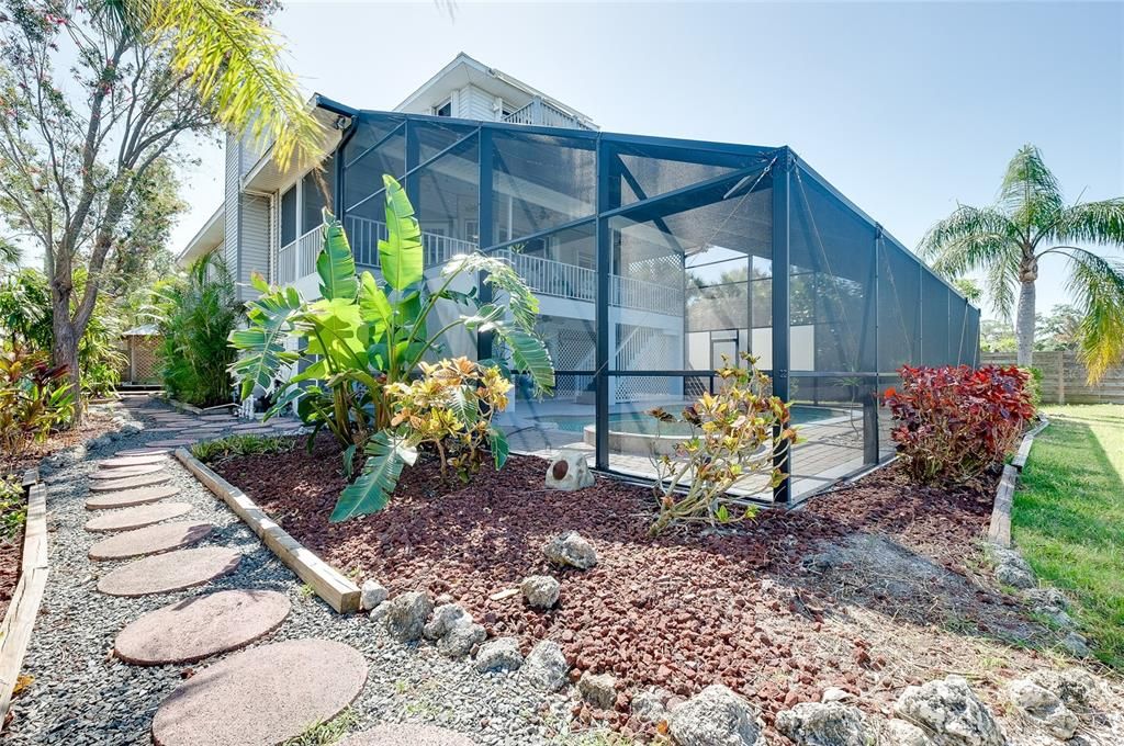 Active With Contract: $749,000 (2 beds, 2 baths, 1942 Square Feet)