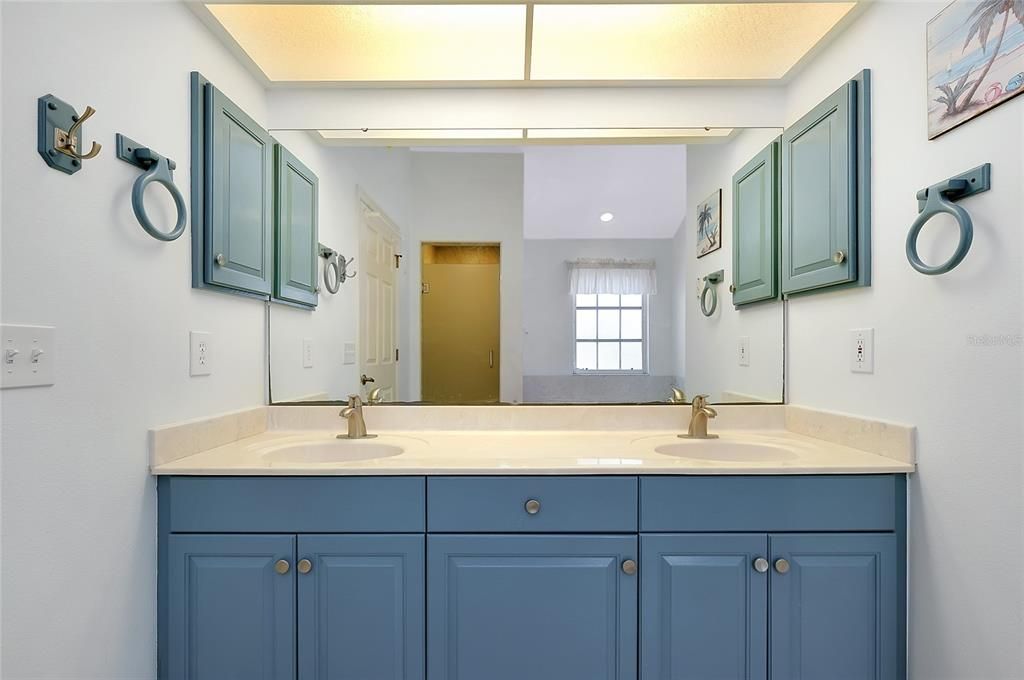 Active With Contract: $749,000 (2 beds, 2 baths, 1942 Square Feet)