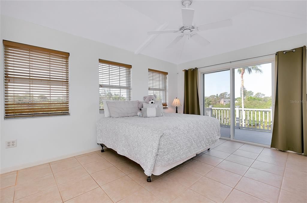 Active With Contract: $749,000 (2 beds, 2 baths, 1942 Square Feet)