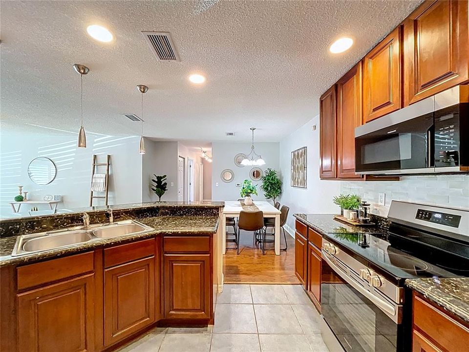 For Sale: $509,000 (3 beds, 2 baths, 1410 Square Feet)