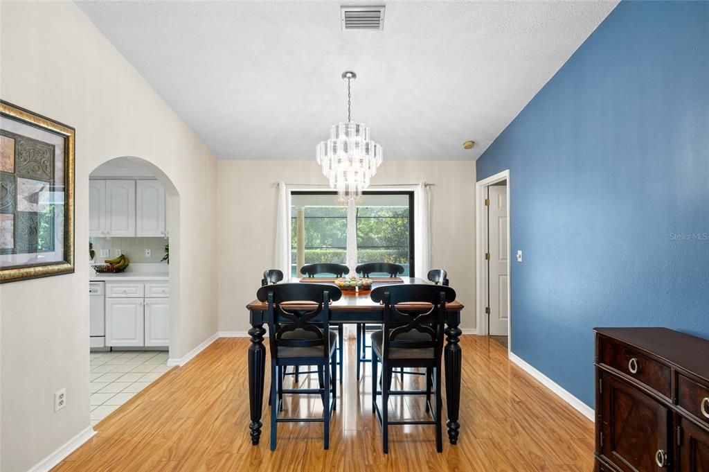 Под контрактом: $360,000 (3 спален, 3 ванн, 1832 Квадратных фут)