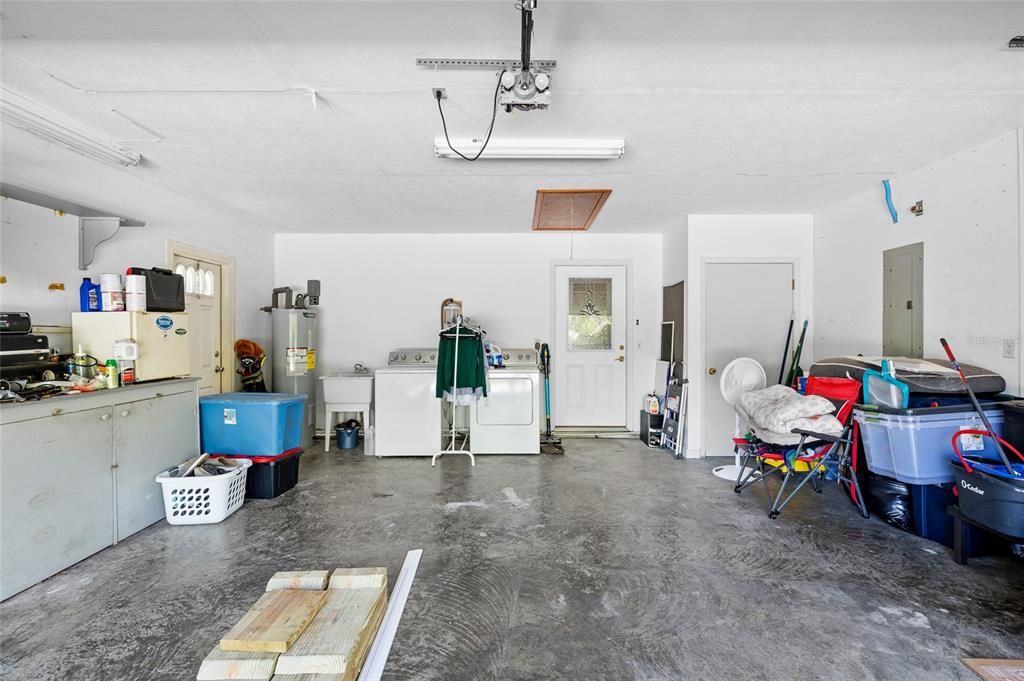 Под контрактом: $360,000 (3 спален, 3 ванн, 1832 Квадратных фут)