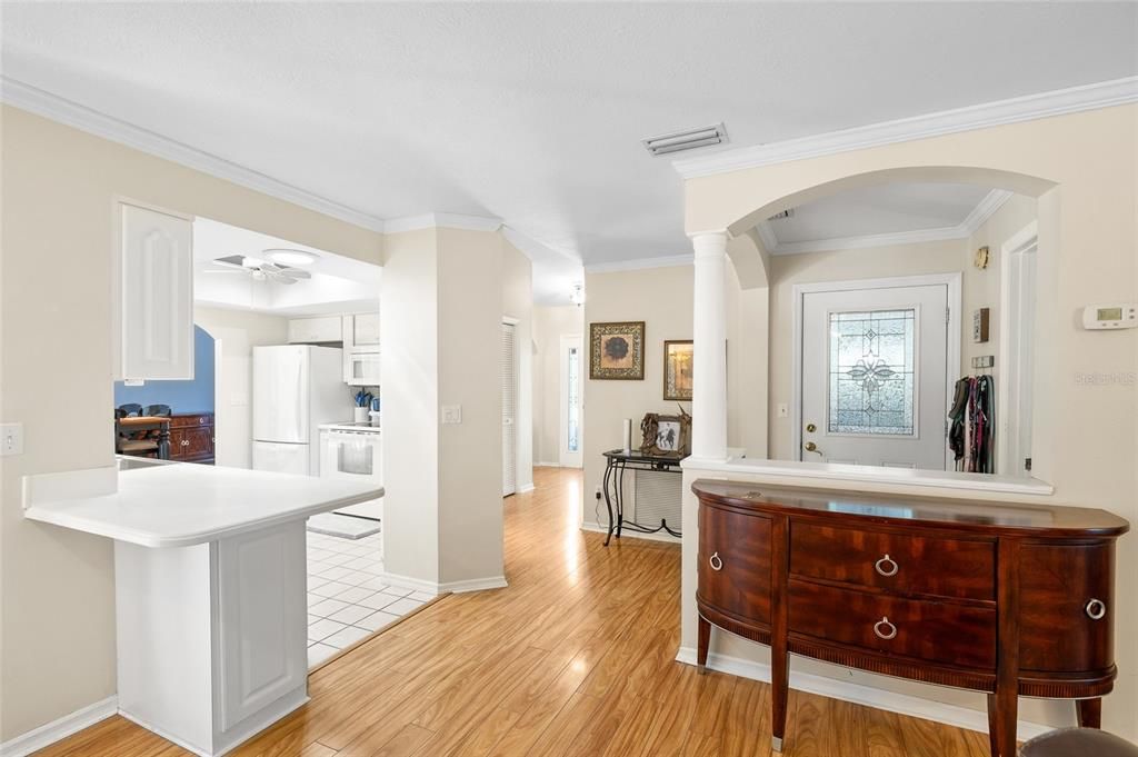 Под контрактом: $360,000 (3 спален, 3 ванн, 1832 Квадратных фут)