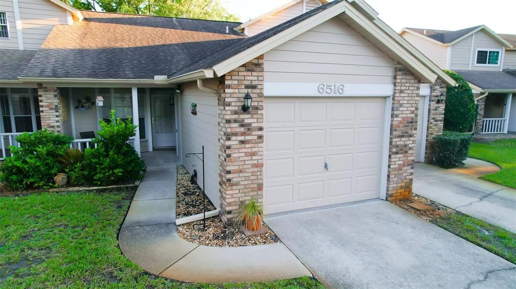 待售: $180,000 (2 贝兹, 2 浴室, 964 平方英尺)