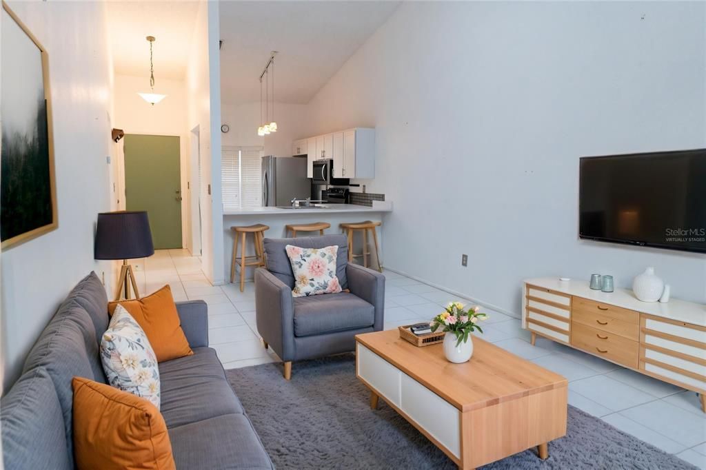 待售: $180,000 (2 贝兹, 2 浴室, 964 平方英尺)