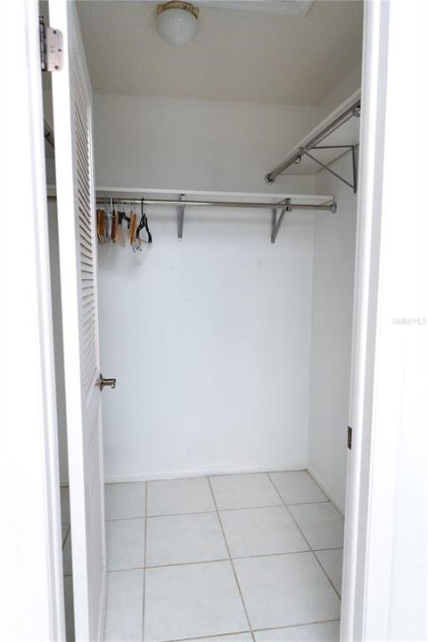 待售: $180,000 (2 贝兹, 2 浴室, 964 平方英尺)