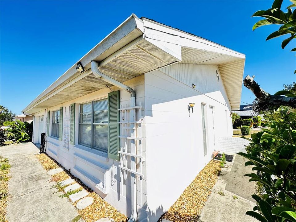 合同活跃: $190,000 (3 贝兹, 2 浴室, 1236 平方英尺)