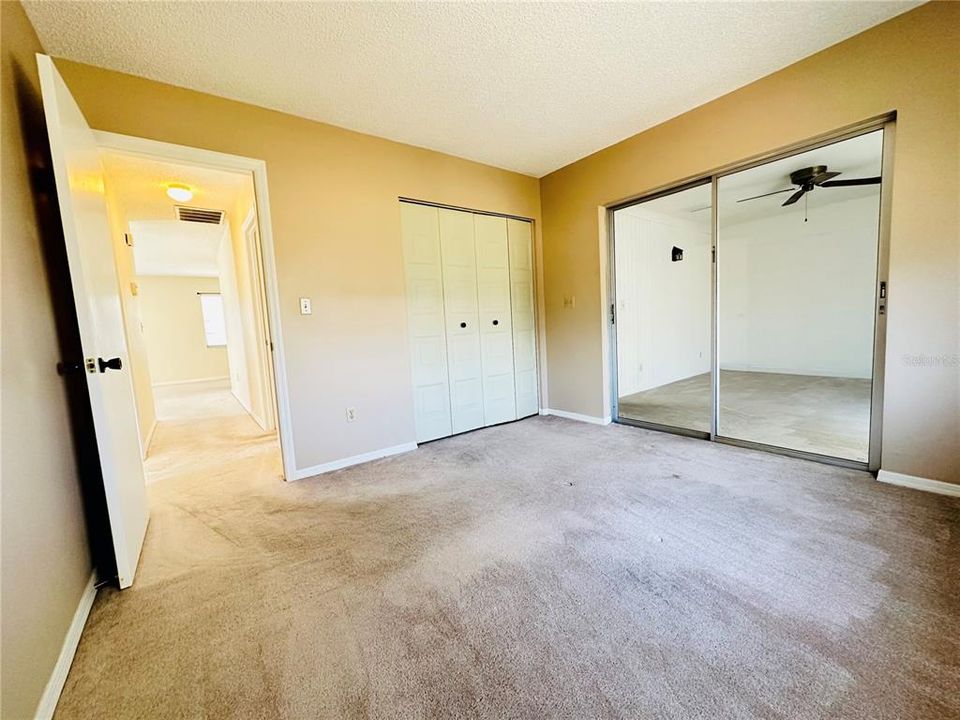 合同活跃: $190,000 (3 贝兹, 2 浴室, 1236 平方英尺)