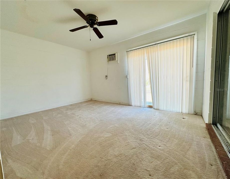 合同活跃: $190,000 (3 贝兹, 2 浴室, 1236 平方英尺)