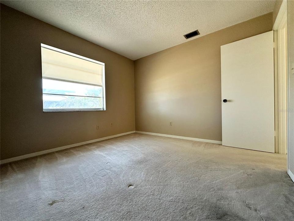 合同活跃: $190,000 (3 贝兹, 2 浴室, 1236 平方英尺)