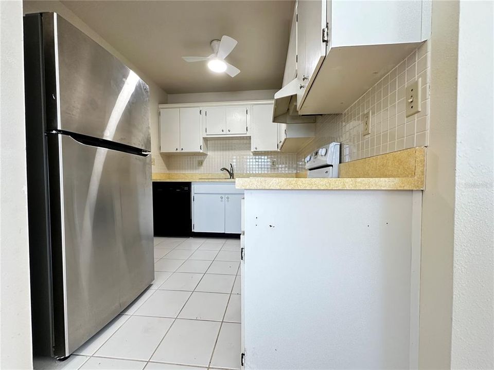 合同活跃: $190,000 (3 贝兹, 2 浴室, 1236 平方英尺)