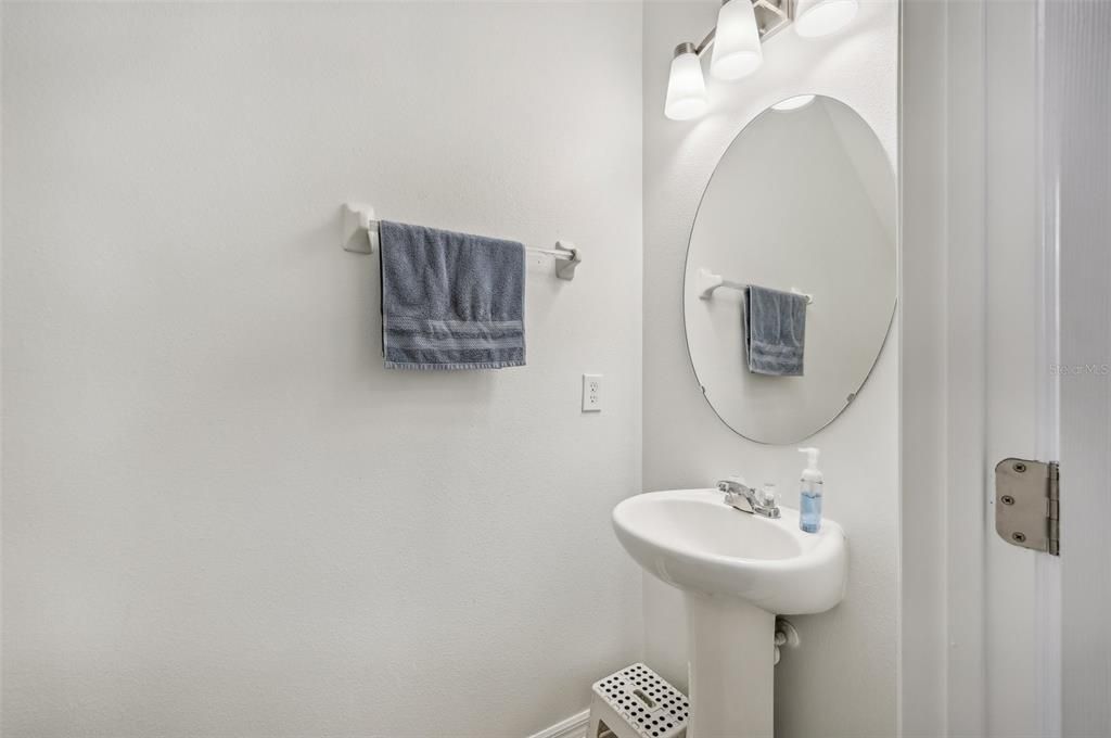 На продажу: $344,900 (4 спален, 2 ванн, 1926 Квадратных фут)