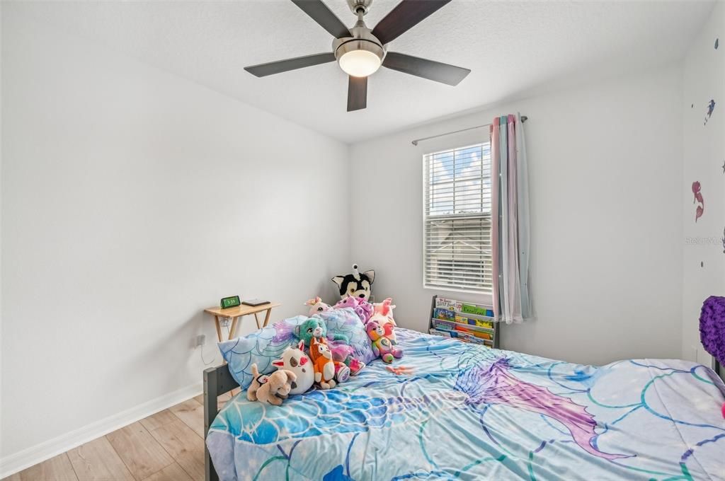 На продажу: $344,900 (4 спален, 2 ванн, 1926 Квадратных фут)