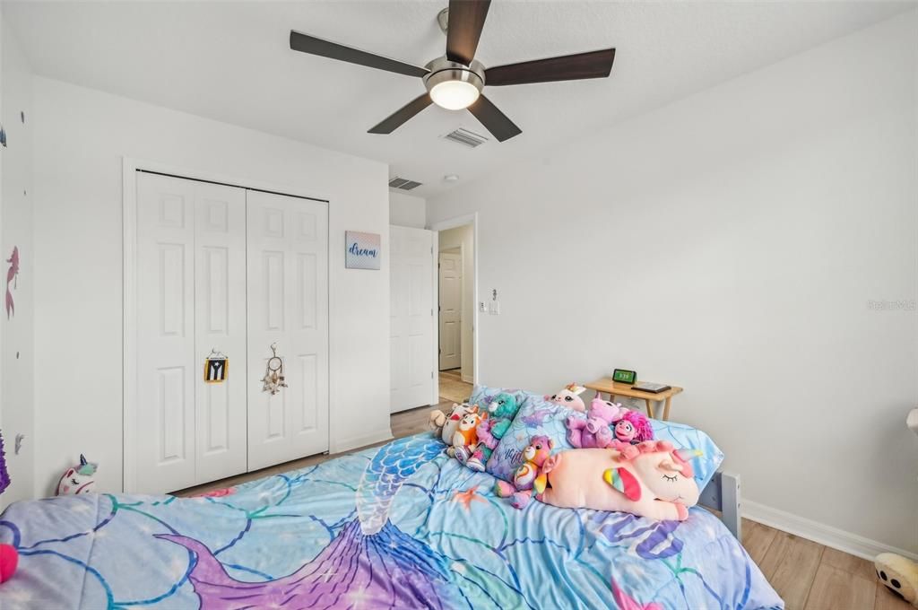 На продажу: $344,900 (4 спален, 2 ванн, 1926 Квадратных фут)