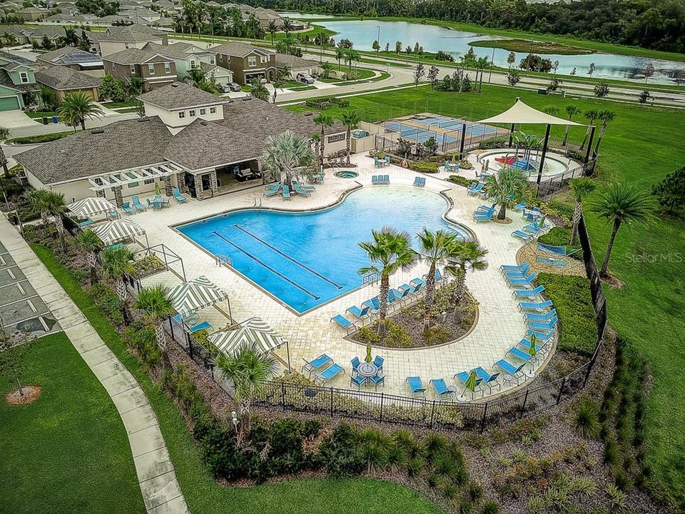 На продажу: $344,900 (4 спален, 2 ванн, 1926 Квадратных фут)