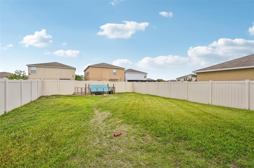 На продажу: $344,900 (4 спален, 2 ванн, 1926 Квадратных фут)