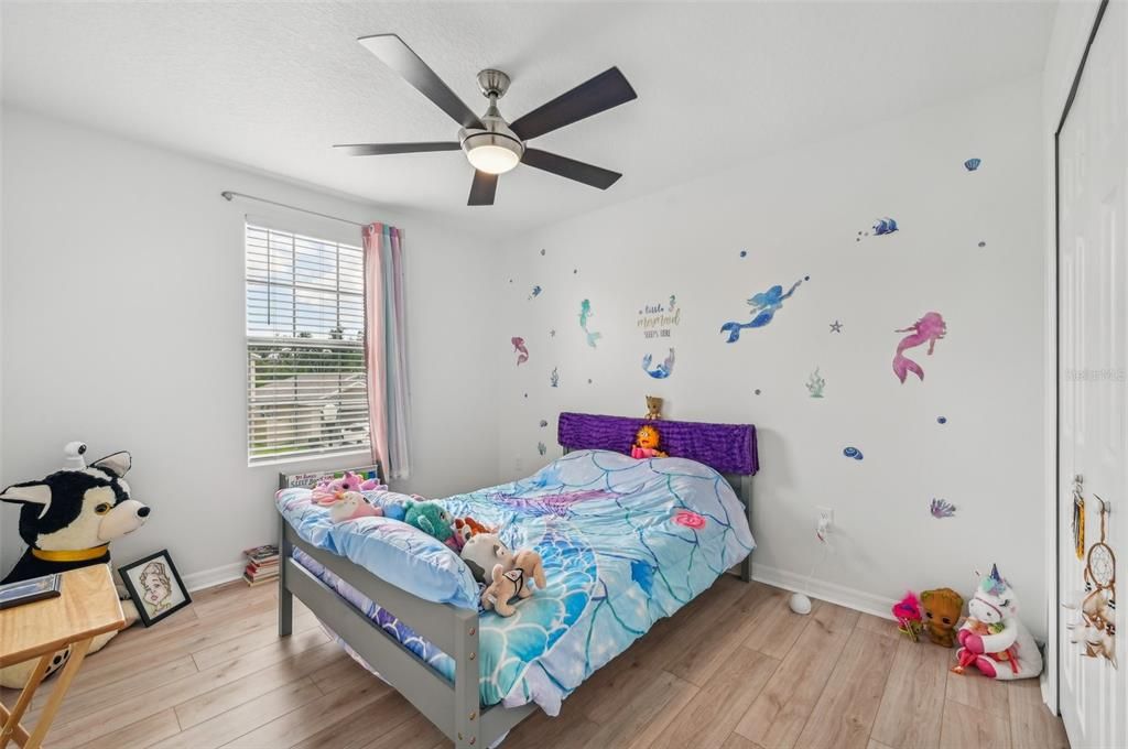 На продажу: $344,900 (4 спален, 2 ванн, 1926 Квадратных фут)