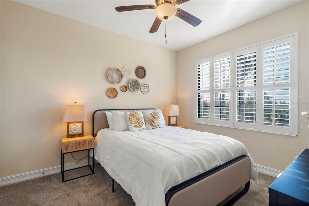 合同活跃: $799,000 (3 贝兹, 2 浴室, 2707 平方英尺)