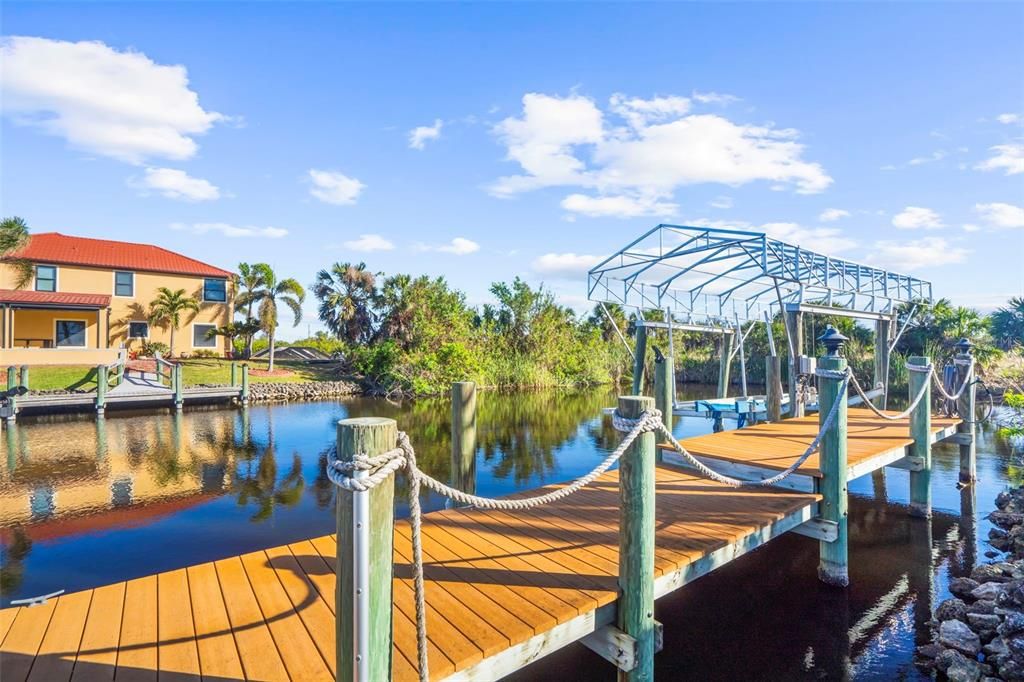 合同活跃: $799,000 (3 贝兹, 2 浴室, 2707 平方英尺)