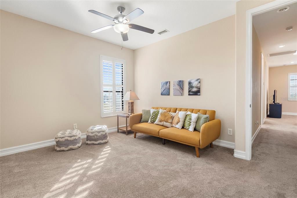 合同活跃: $799,000 (3 贝兹, 2 浴室, 2707 平方英尺)