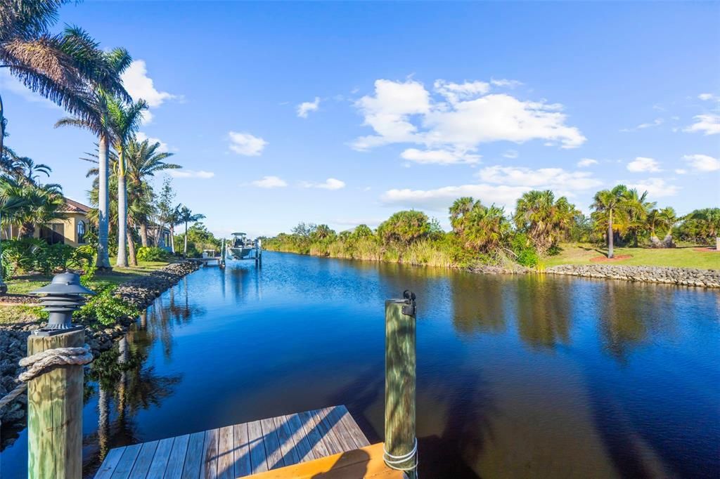 合同活跃: $799,000 (3 贝兹, 2 浴室, 2707 平方英尺)