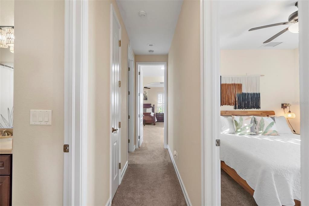 合同活跃: $799,000 (3 贝兹, 2 浴室, 2707 平方英尺)