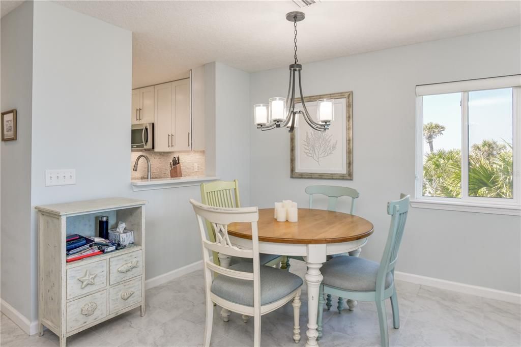 For Sale: $749,900 (2 beds, 2 baths, 1064 Square Feet)