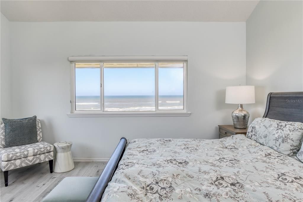 For Sale: $749,900 (2 beds, 2 baths, 1064 Square Feet)