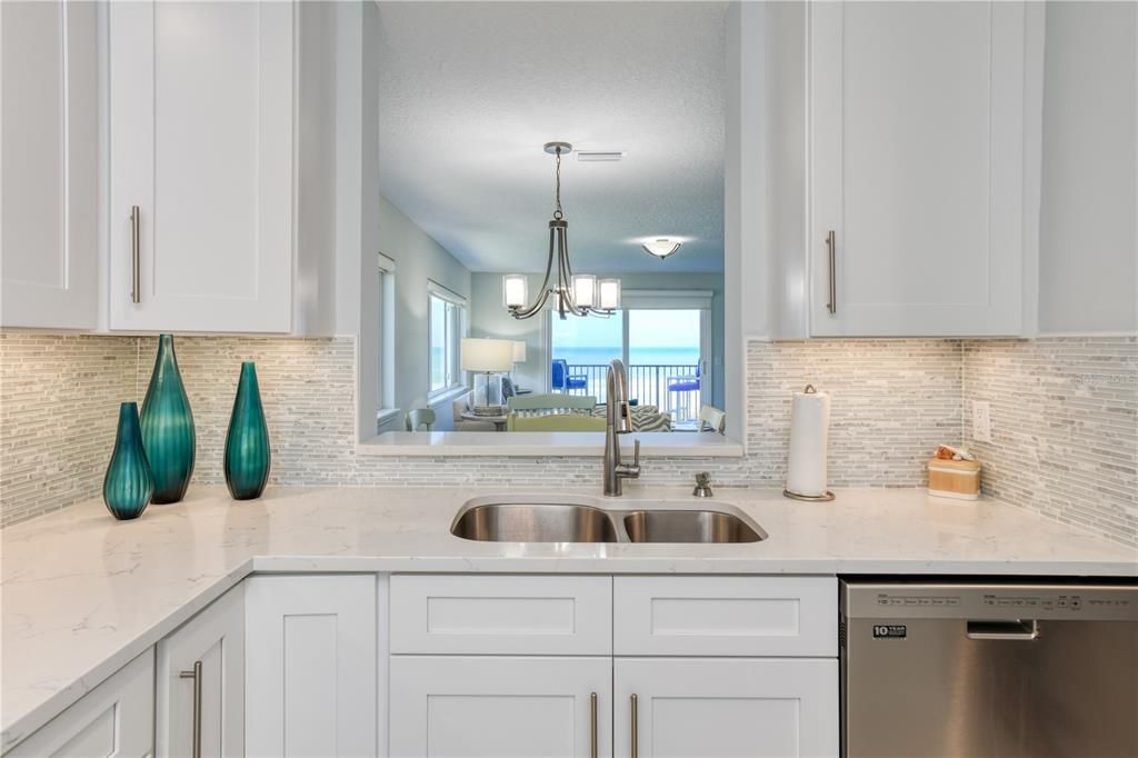 For Sale: $749,900 (2 beds, 2 baths, 1064 Square Feet)