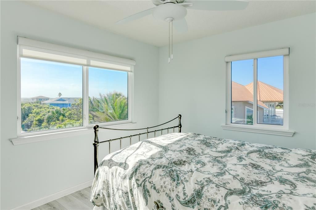For Sale: $749,900 (2 beds, 2 baths, 1064 Square Feet)