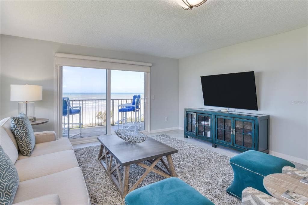 For Sale: $749,900 (2 beds, 2 baths, 1064 Square Feet)