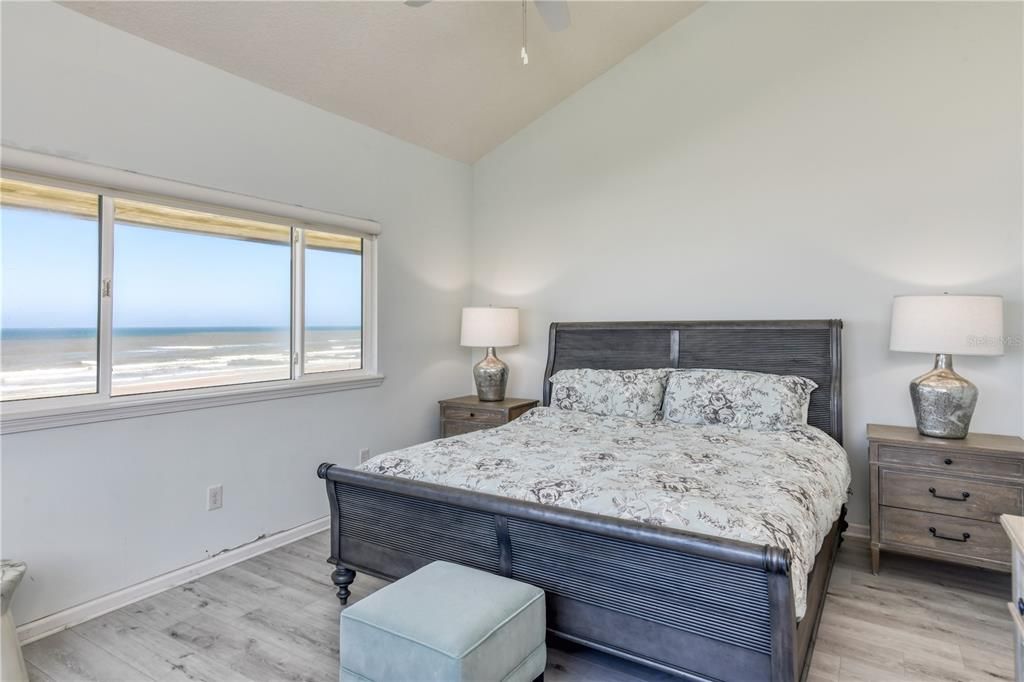 For Sale: $749,900 (2 beds, 2 baths, 1064 Square Feet)