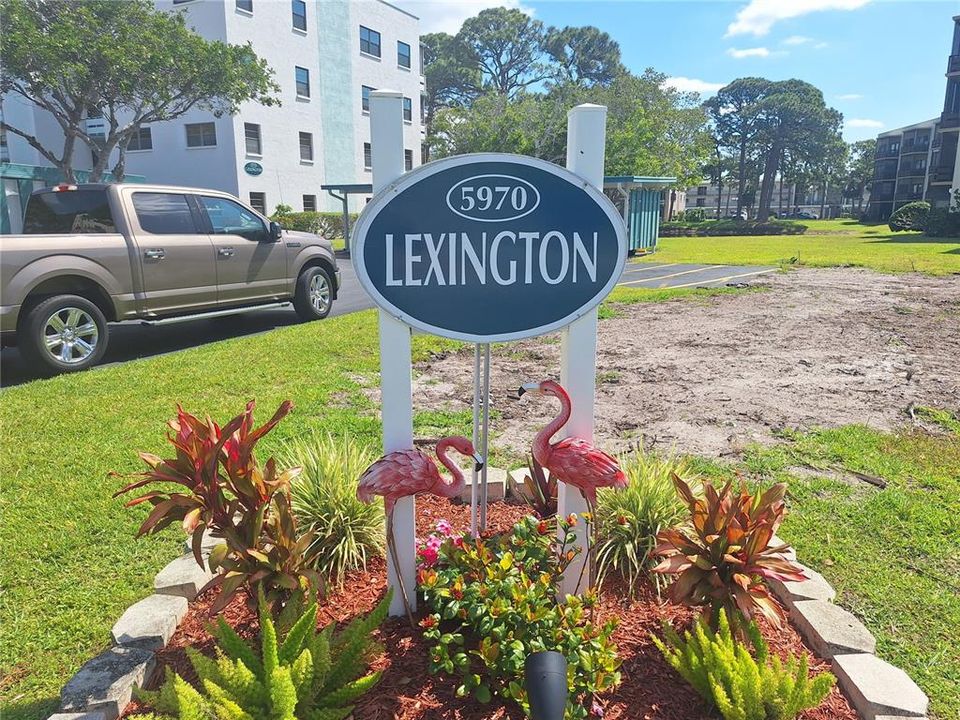 For Sale: $129,900 (2 beds, 2 baths, 1135 Square Feet)