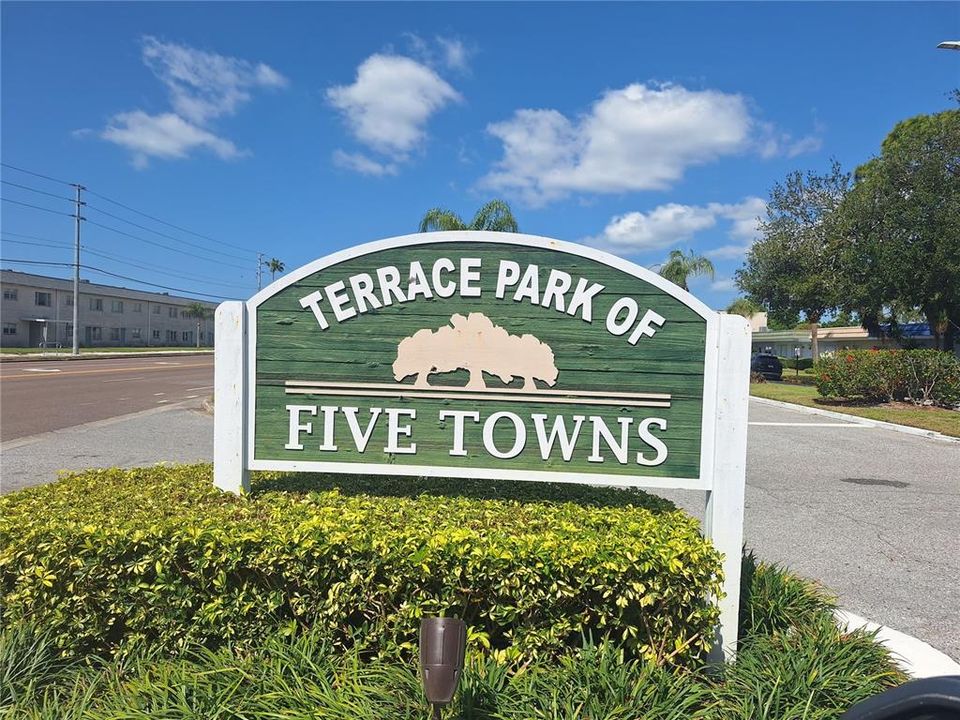 For Sale: $129,900 (2 beds, 2 baths, 1135 Square Feet)