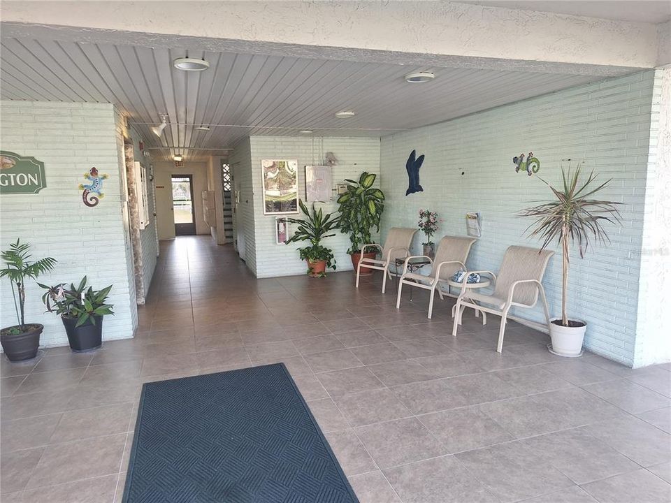 For Sale: $129,900 (2 beds, 2 baths, 1135 Square Feet)