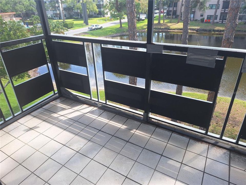 For Sale: $129,900 (2 beds, 2 baths, 1135 Square Feet)