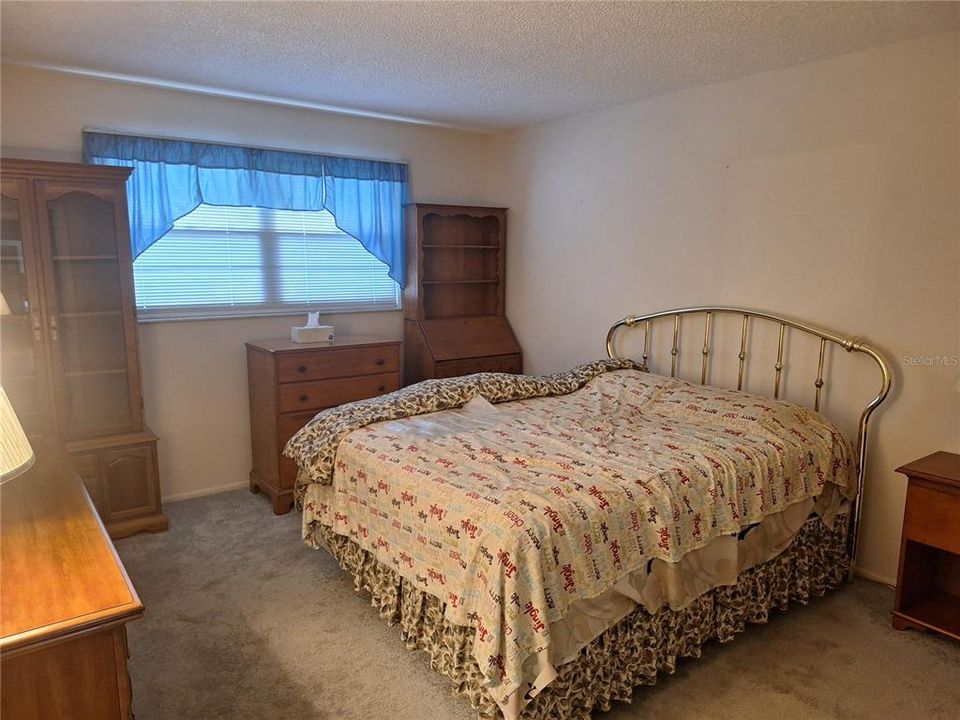 For Sale: $129,900 (2 beds, 2 baths, 1135 Square Feet)