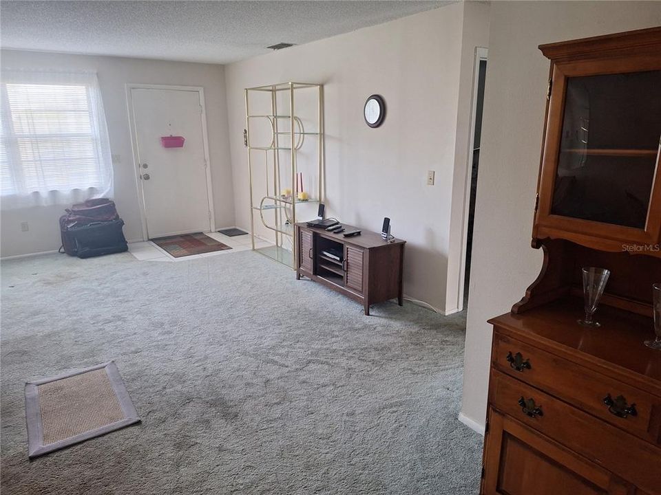 For Sale: $129,900 (2 beds, 2 baths, 1135 Square Feet)