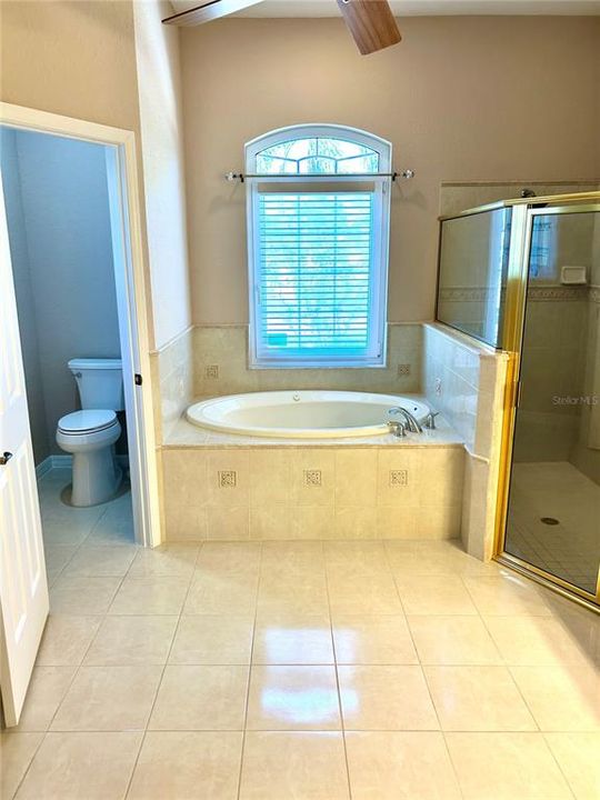 For Sale: $439,500 (3 beds, 2 baths, 1891 Square Feet)